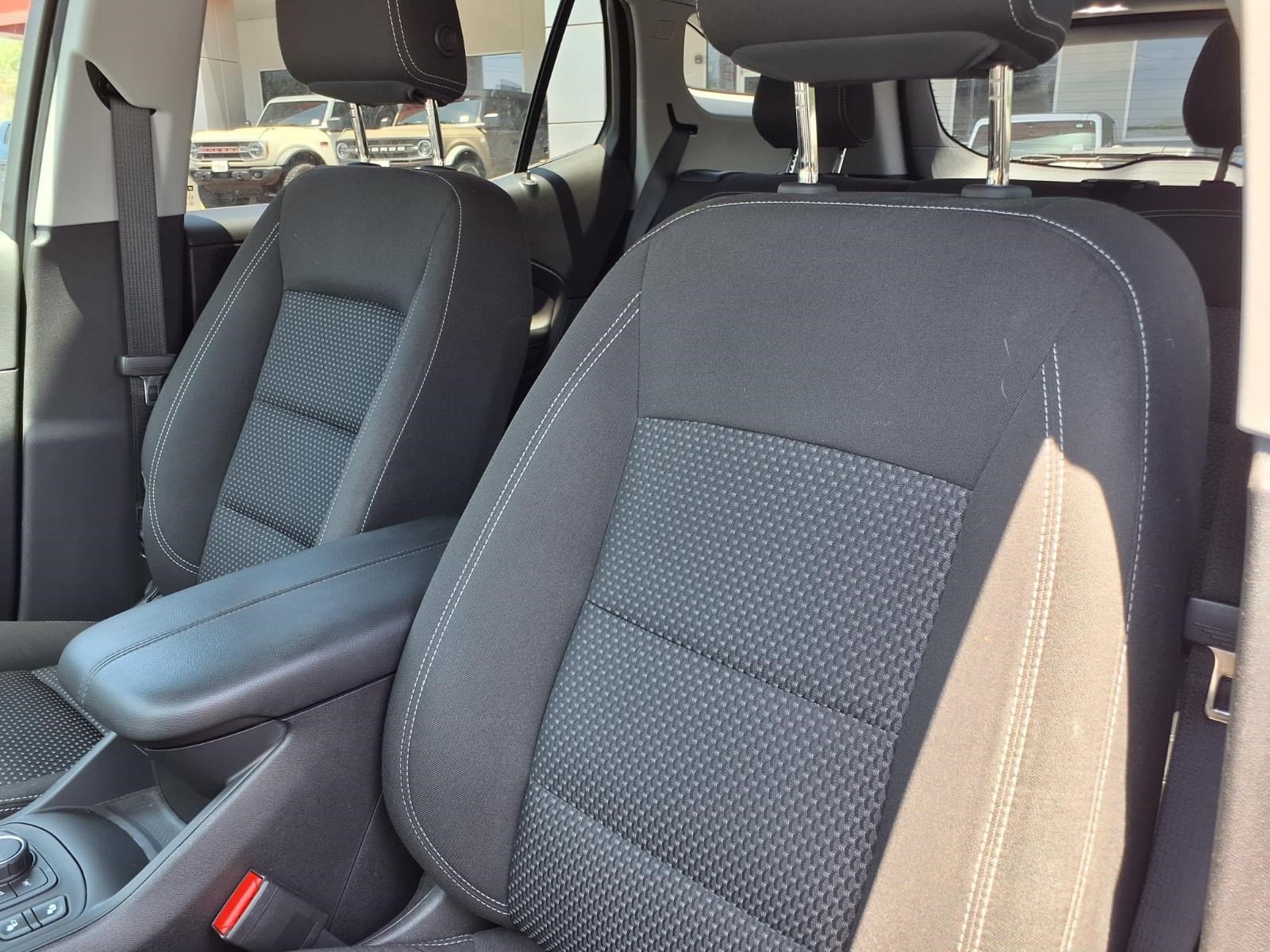 Used 2023 GMC Terrain SLE w/ Driver Convenience Package FWD image 15