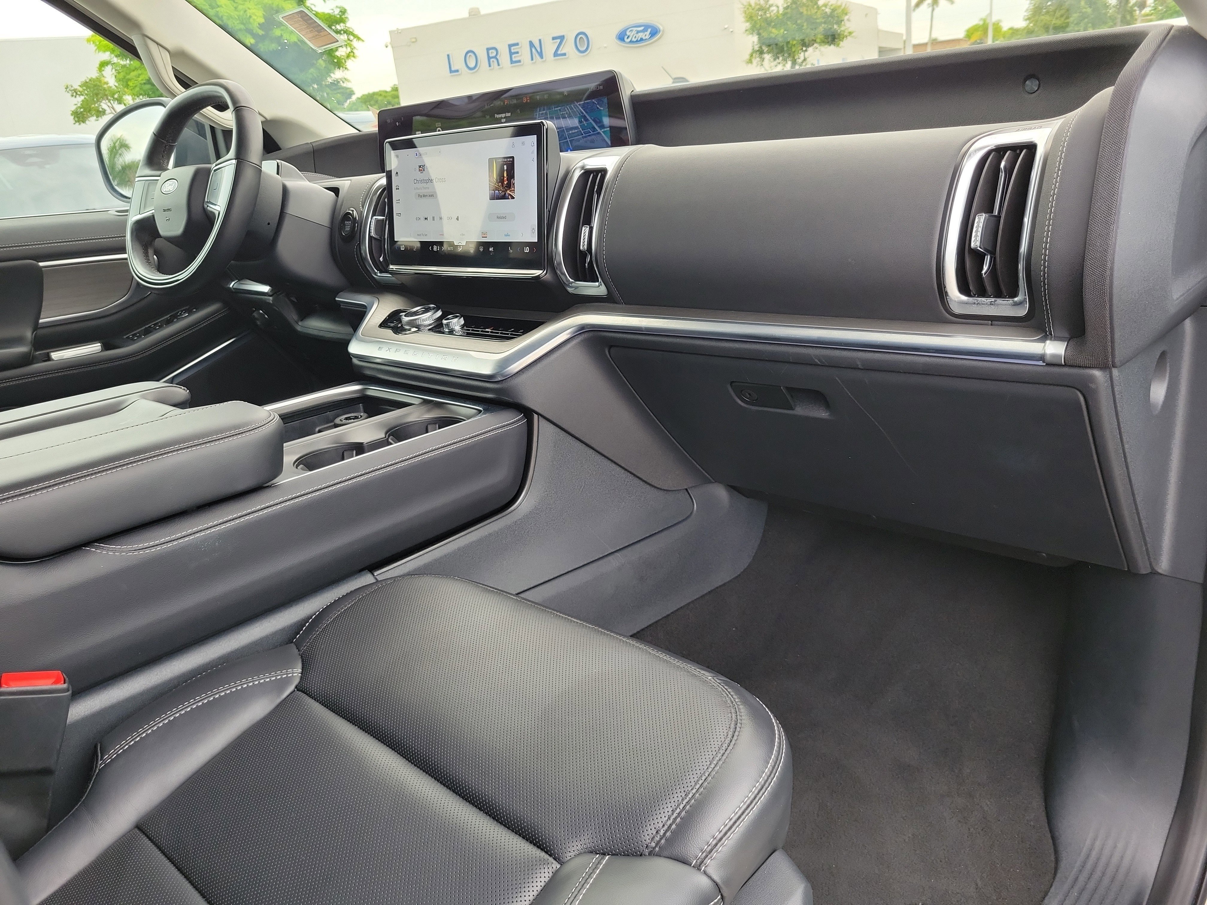 Certified 2025 Ford Expedition Platinum AWD/4WD image 22