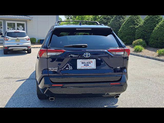 Used 2022 Toyota RAV4 SE w/ Weather & Moonroof Package AWD/4WD image 7
