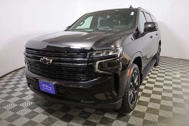 Used 2022 Chevrolet Suburban RST w/ Sport Performance Package AWD/4WD image 3