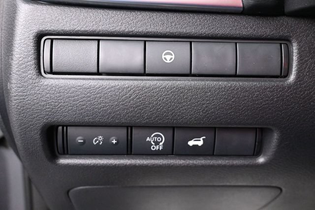 Used 2025 Nissan Rogue SV FWD image 23