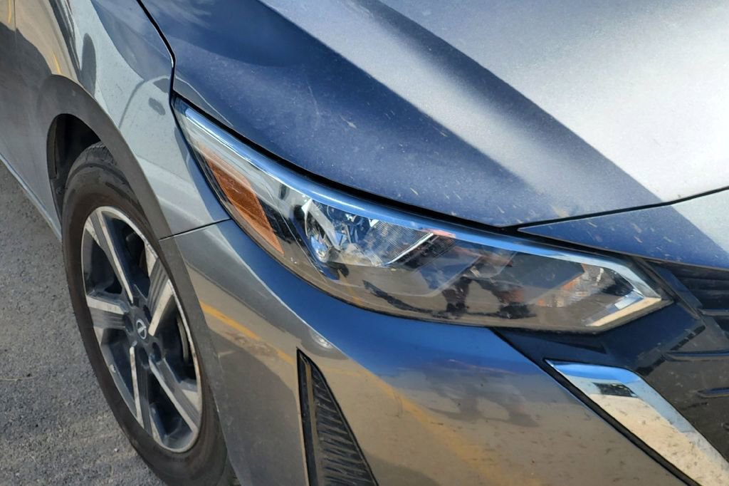Used 2024 Nissan Sentra SV FWD image 2