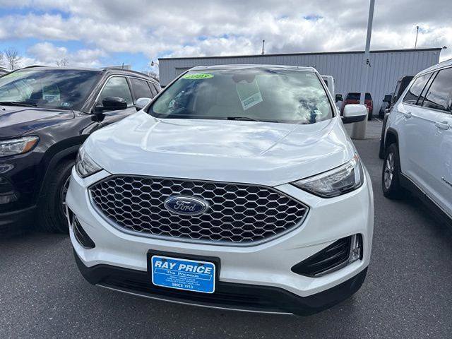 Certified 2023 Ford Edge SEL w/ Convenience Package AWD/4WD image 3