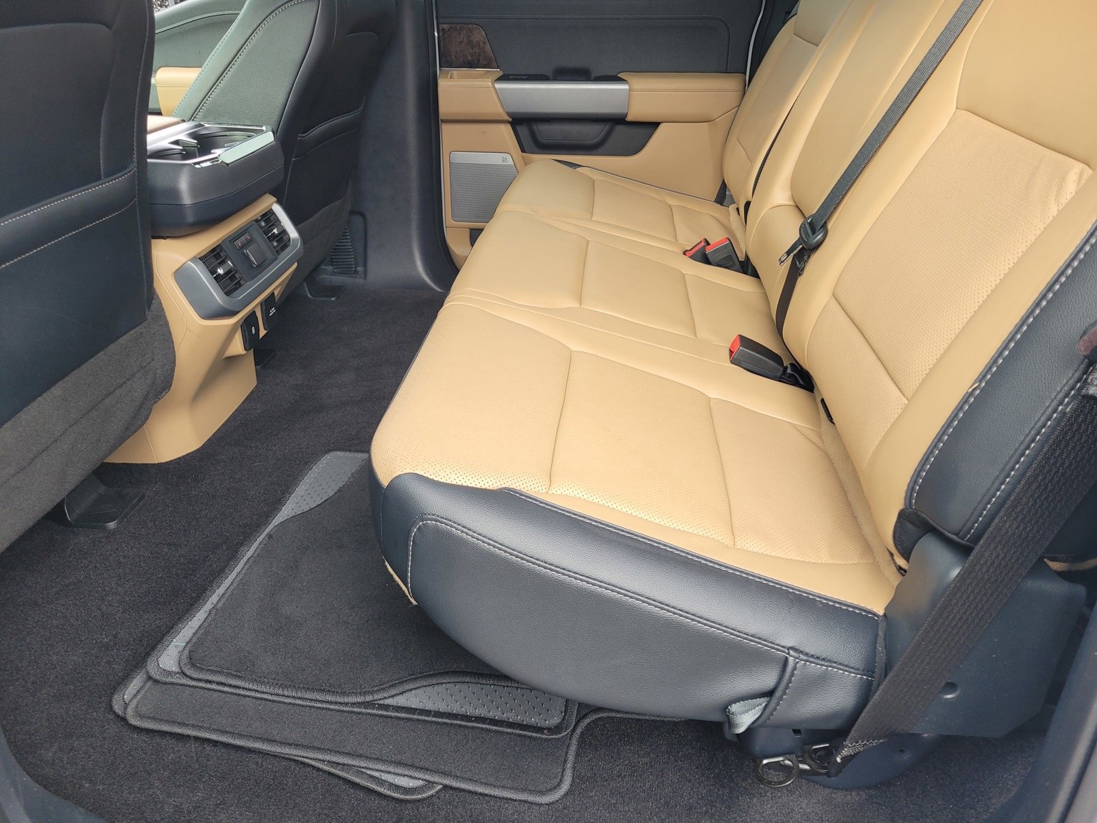 Certified 2022 Ford F150 Lariat w/ Equipment Group 502A High image 10