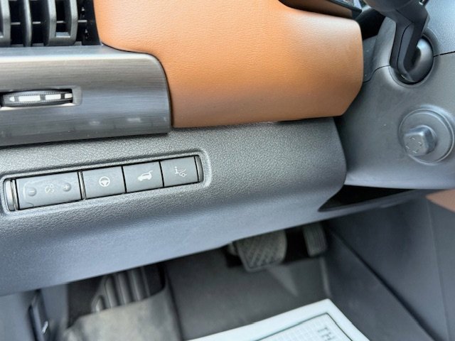 Used 2023 Nissan Pathfinder Platinum image 21