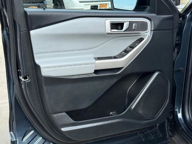Certified 2022 Ford Explorer XLT w/ Equipment Group 202A image 16