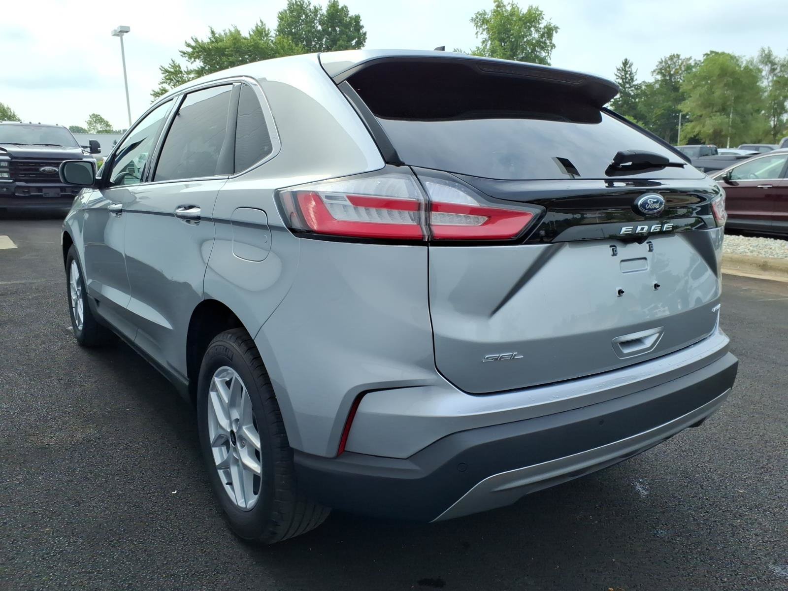 Certified 2024 Ford Edge SEL w/ Convenience Package AWD/4WD image 4