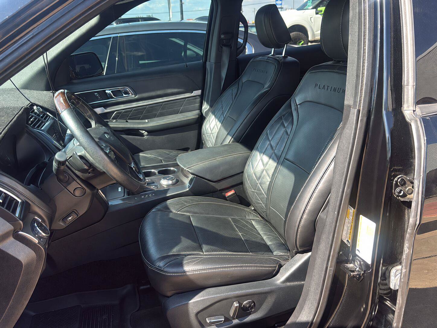 Certified 2018 Ford Explorer Platinum AWD/4WD image 32