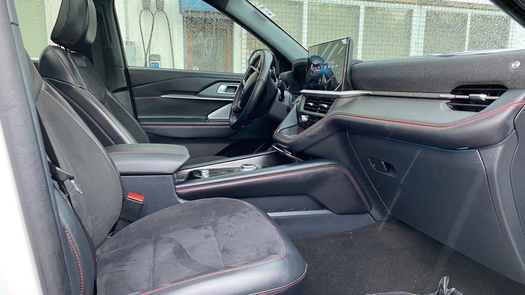 Certified 2025 Ford Explorer ST image 20
