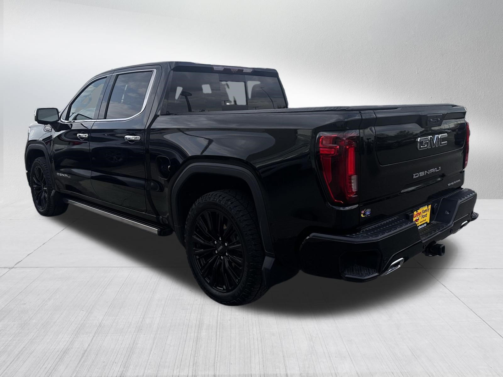 Used 2023 GMC Sierra 1500 Denali Ultimate AWD/4WD image 5