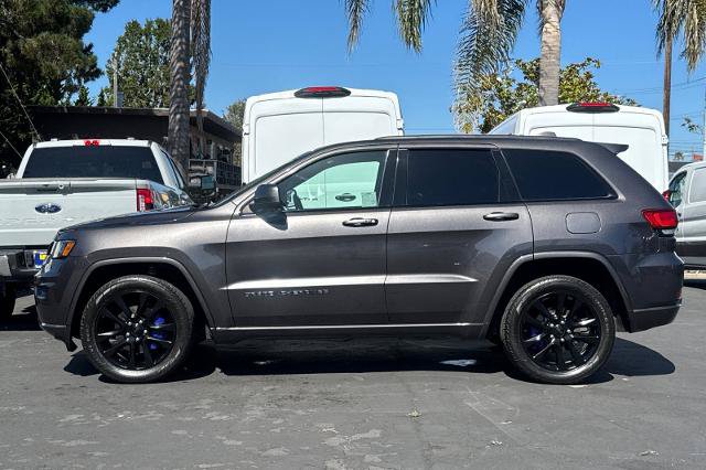Used 2019 Jeep Grand Cherokee Altitude AWD/4WD image 31