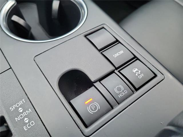 Used 2023 Toyota Highlander XLE image 20