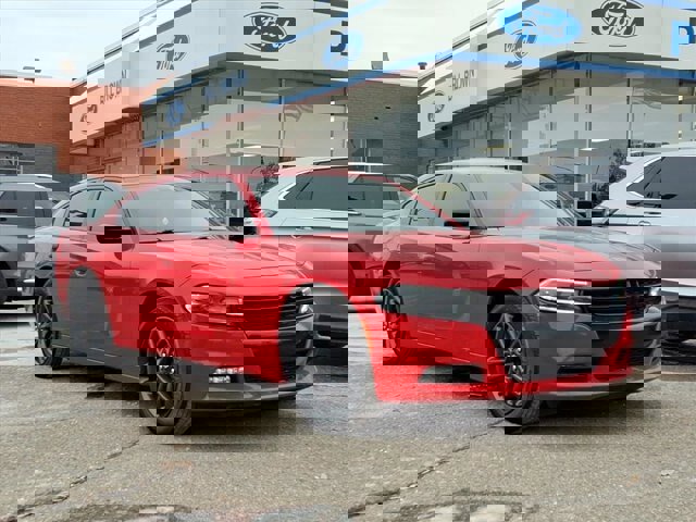 Used 2019 Dodge Charger SXT w/ Blacktop Package image 1