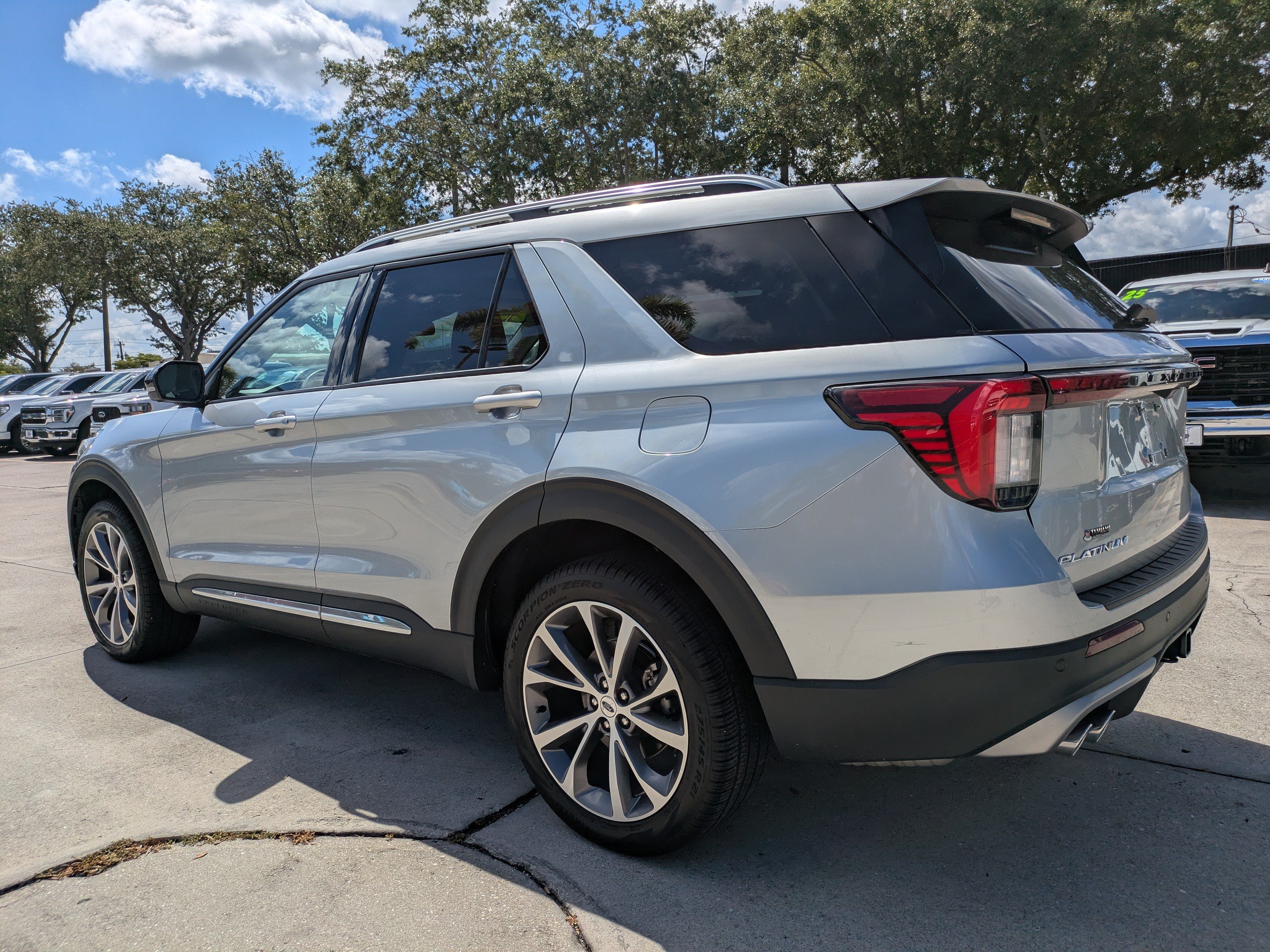 Certified 2025 Ford Explorer Platinum w/ Ultimate Package AWD/4WD image 6