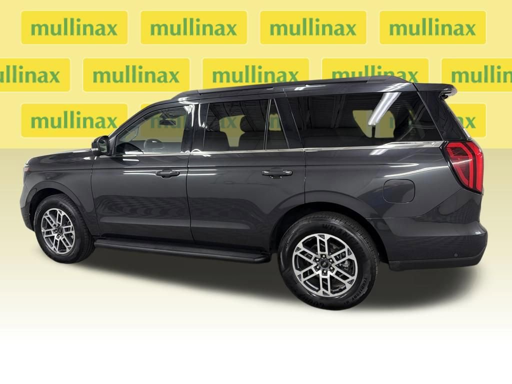 Certified 2025 Ford Expedition Active image 6