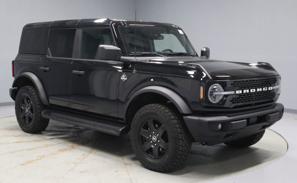 Certified 2025 Ford Bronco Outer Banks w/ Black Appearance Package AWD/4WD image 1