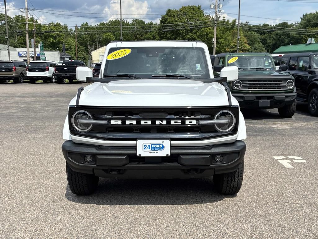 Certified 2025 Ford Bronco Outer Banks AWD/4WD image 2