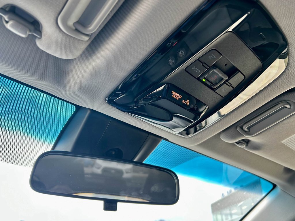 Used 2021 Toyota Venza LE image 17