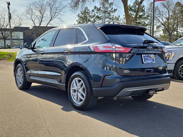 Certified 2024 Ford Edge SEL w/ Convenience Package AWD/4WD image 2