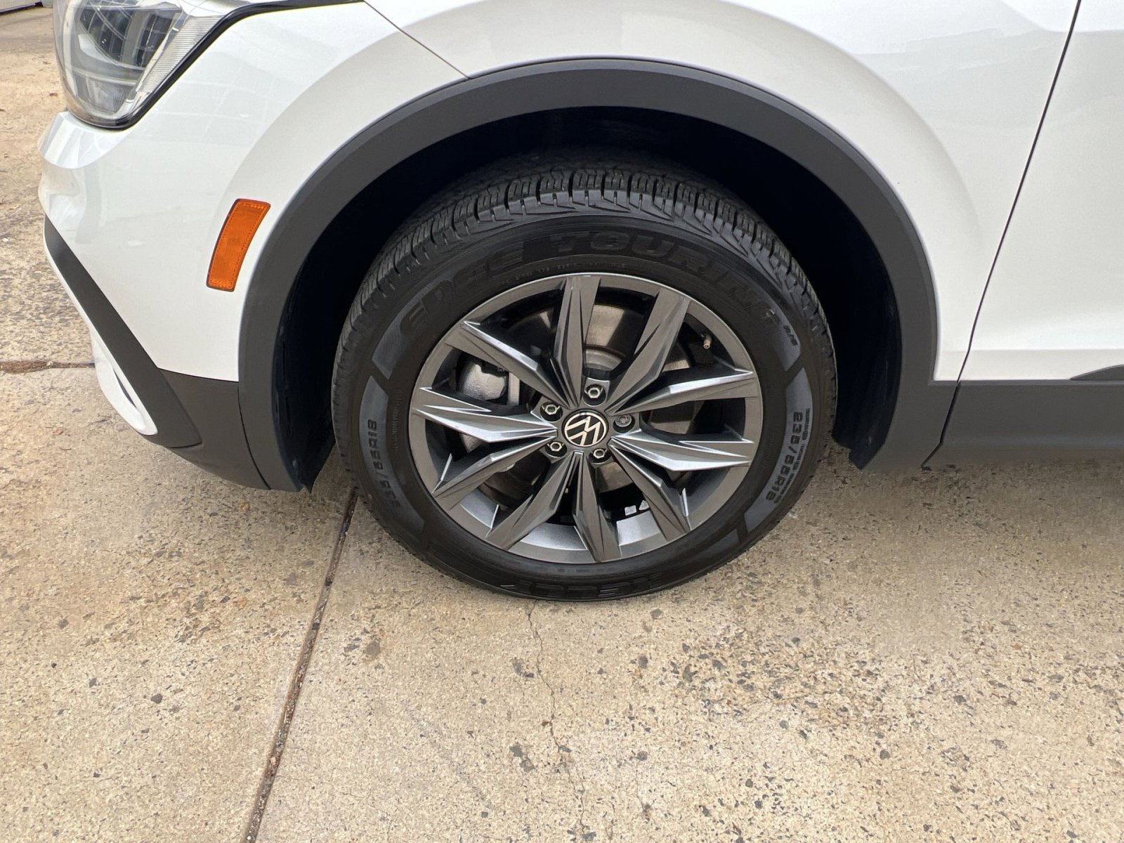 Used 2022 Volkswagen Tiguan SE image 12