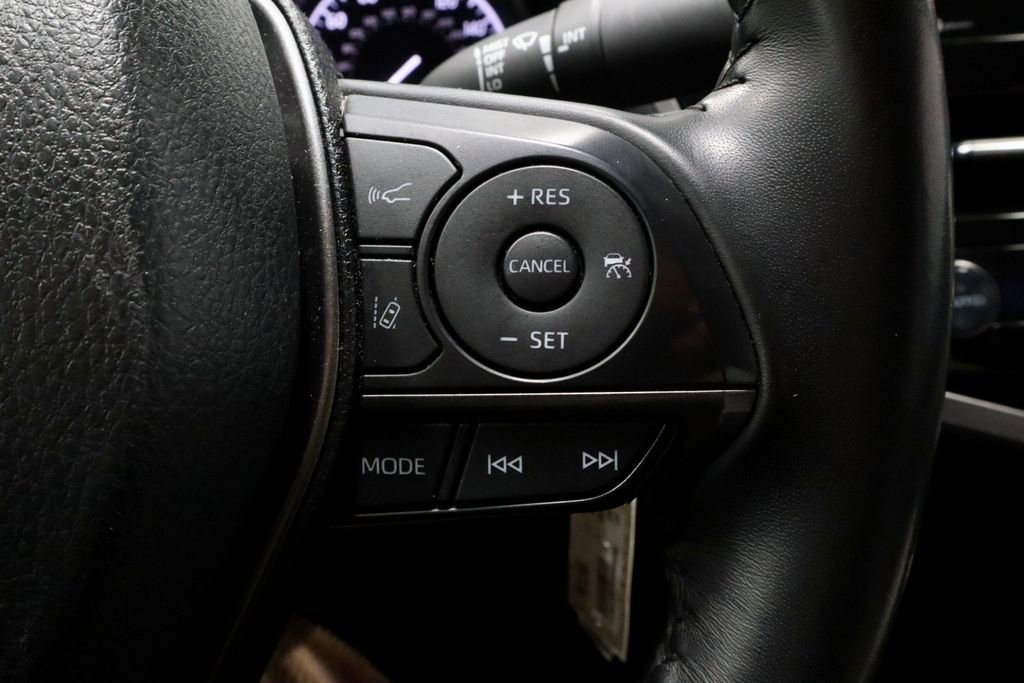 Used 2024 Toyota Camry SE FWD image 28