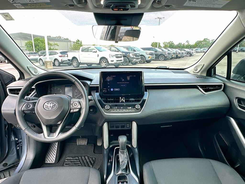 Used 2024 Toyota Corolla Cross LE w/ Moonroof Package AWD/4WD image 3