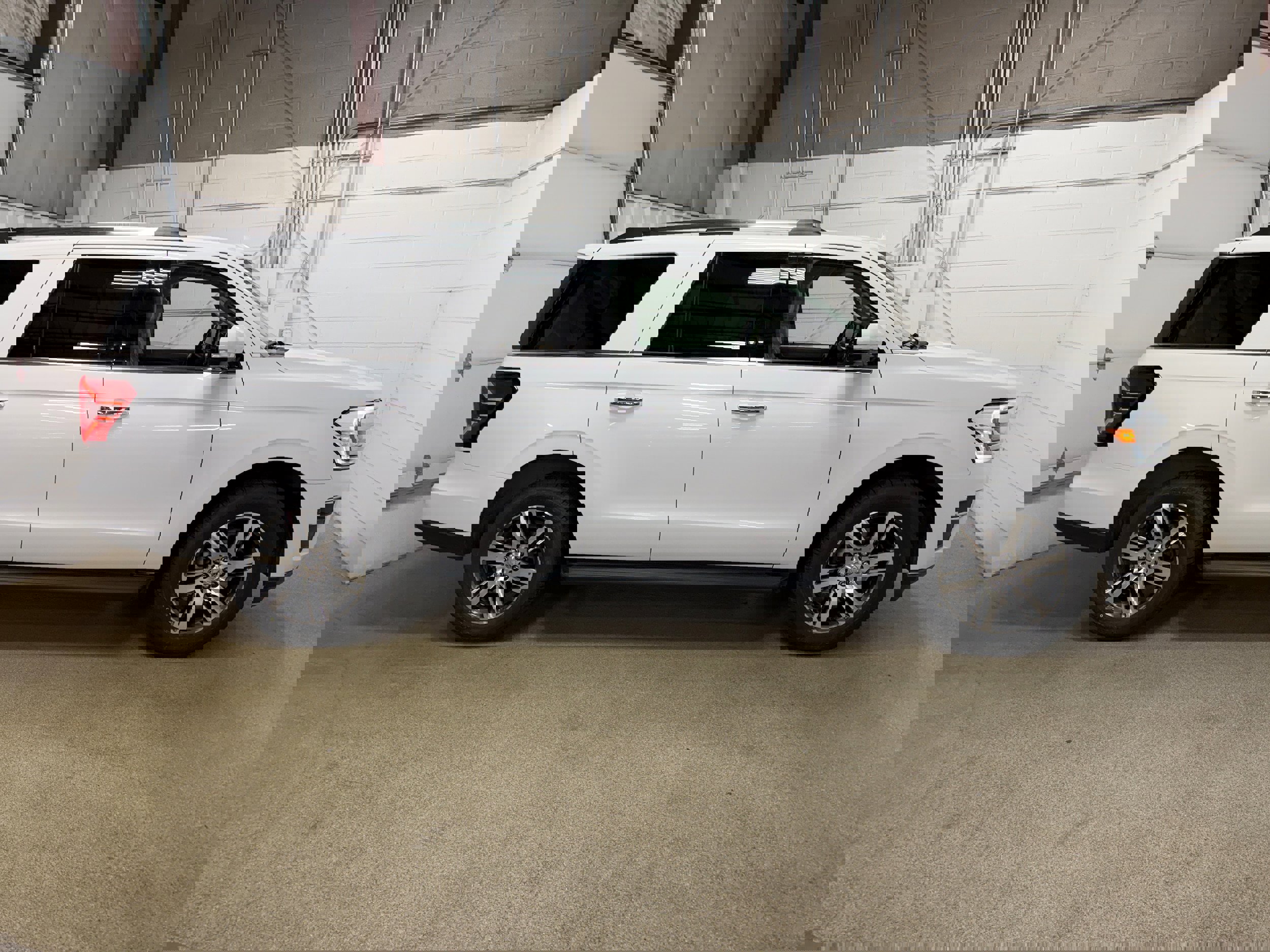 Certified 2024 Ford Expedition Limited image 6