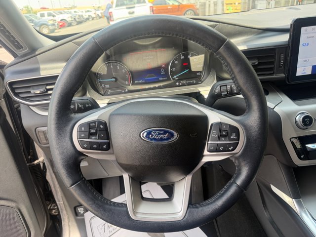 Certified 2022 Ford Explorer XLT w/ Equipment Group 202A AWD/4WD image 9