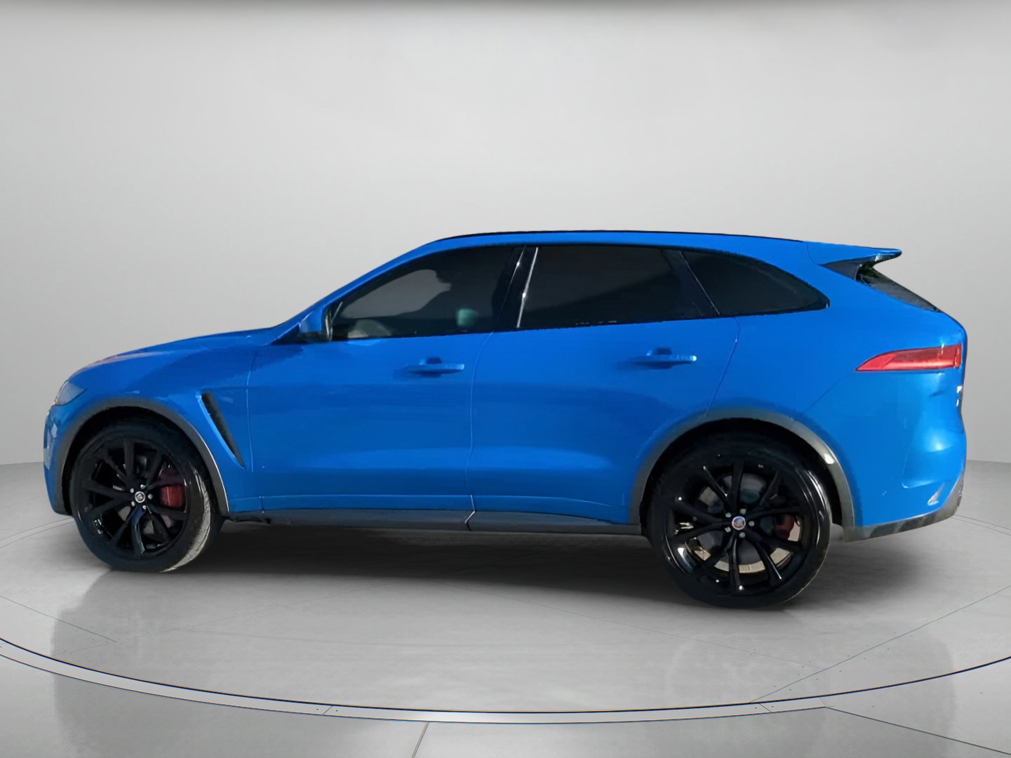 Used 2020 Jaguar F-PACE SVR image 9