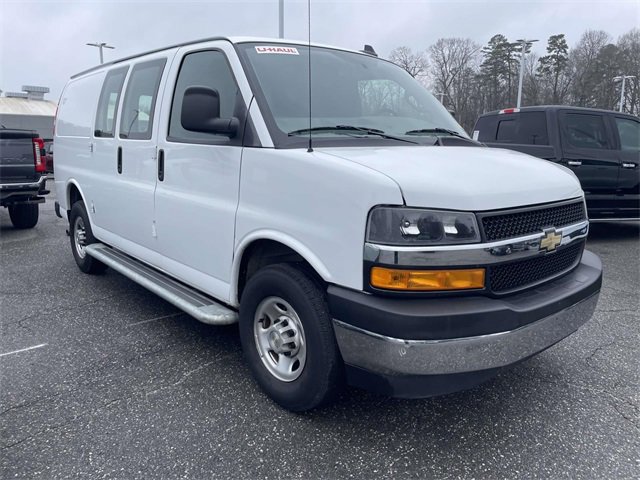 Used 2024 Chevrolet Express 2500 w/ Driver Convenience Package image 5