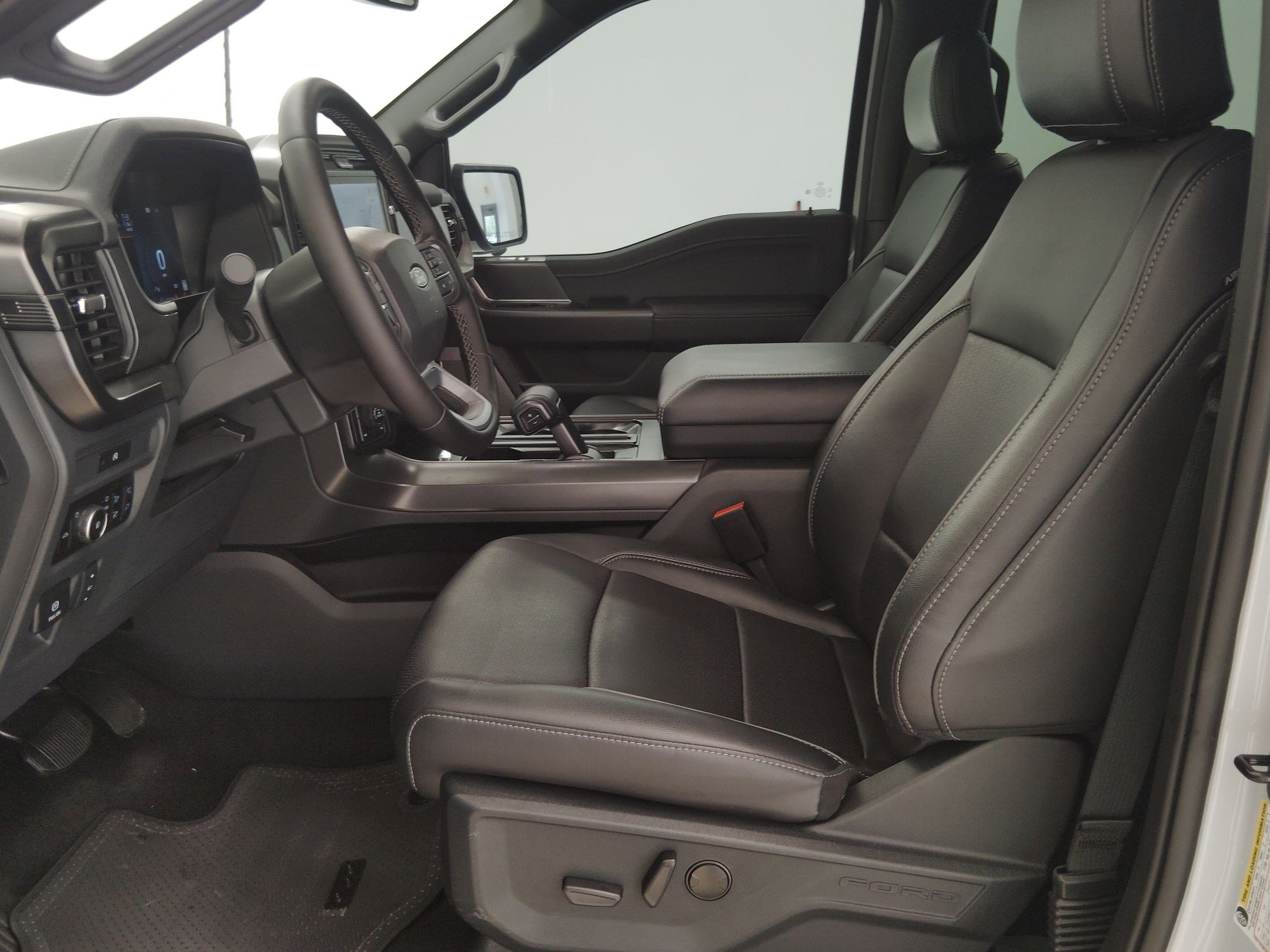 Certified 2025 Ford F150 Lariat w/ Equipment Group 501A Mid image 4