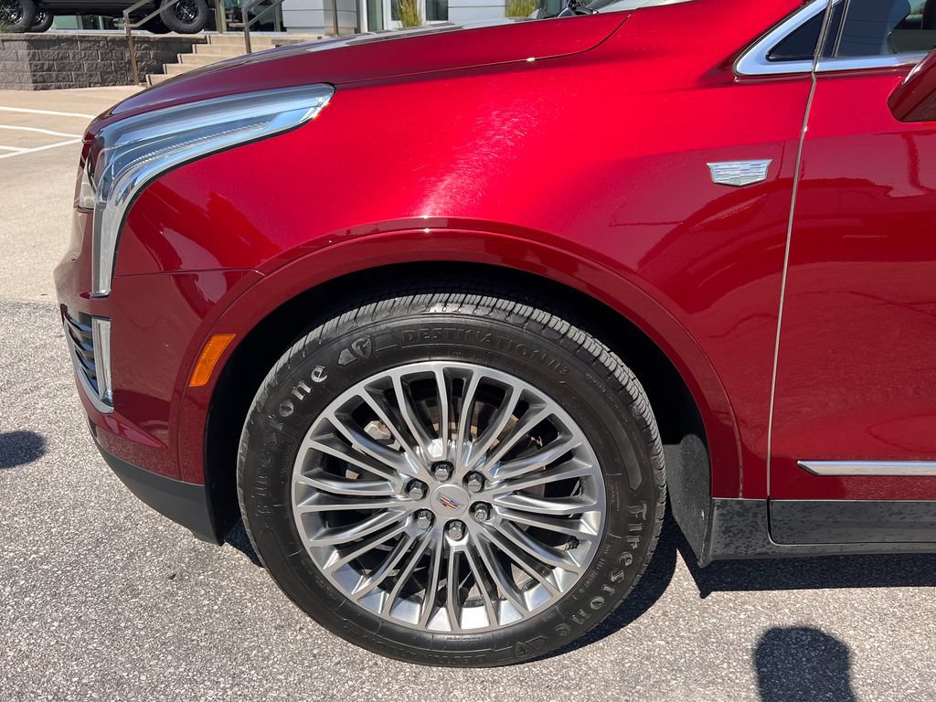 Used 2017 Cadillac XT5 Luxury w/ Driver Awareness Package AWD/4WD image 32