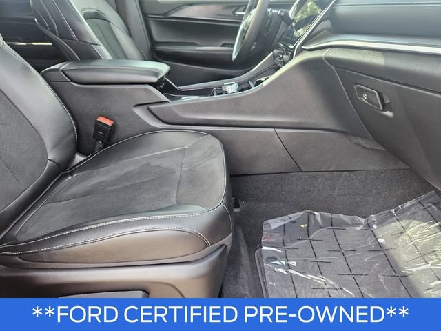 Used 2025 Jeep Grand Cherokee L Altitude RWD image 12
