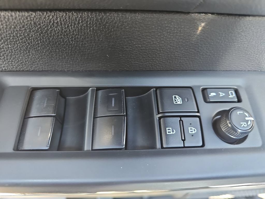 Used 2026 Toyota Tundra Limited AWD/4WD image 26