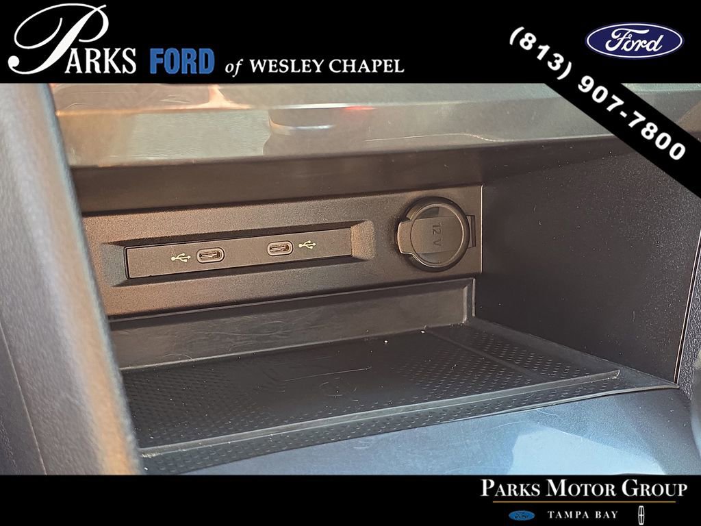 Used 2023 Volkswagen Tiguan SE w/ Panoramic Sunroof Package FWD image 24