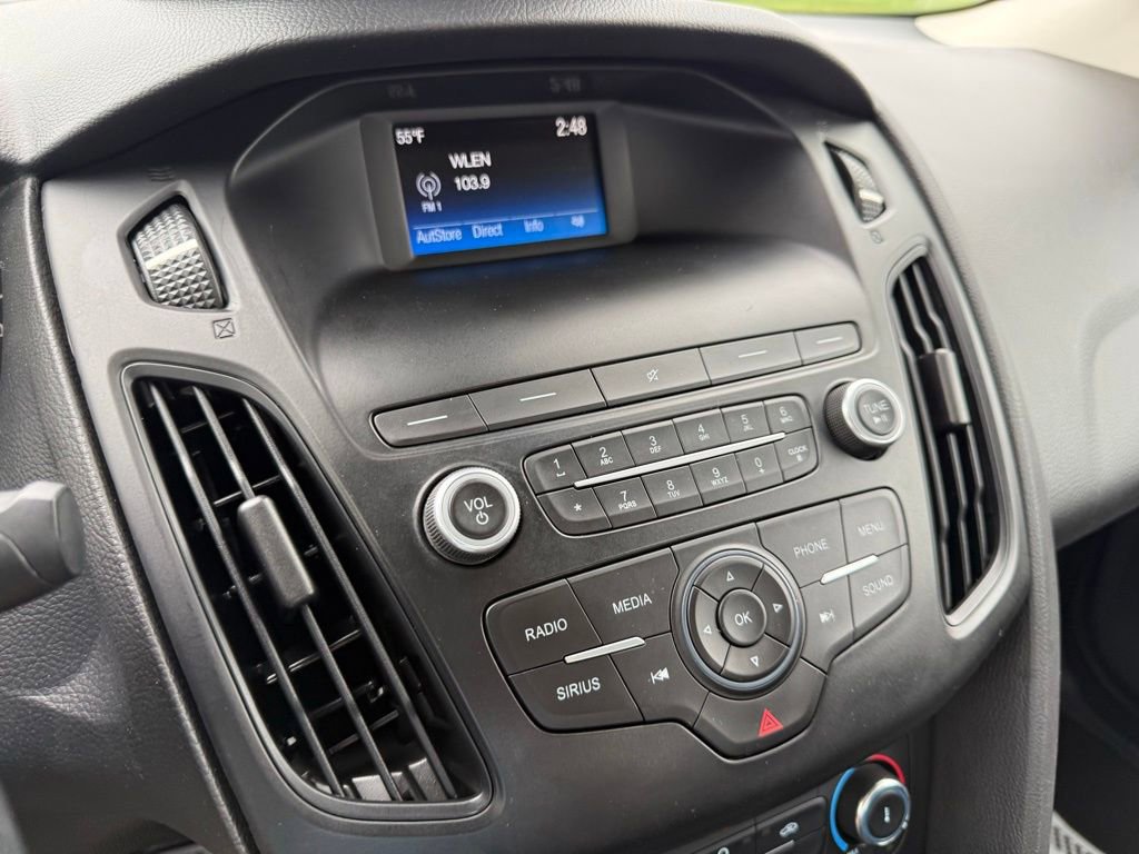 Certified 2018 Ford Focus SE FWD image 22