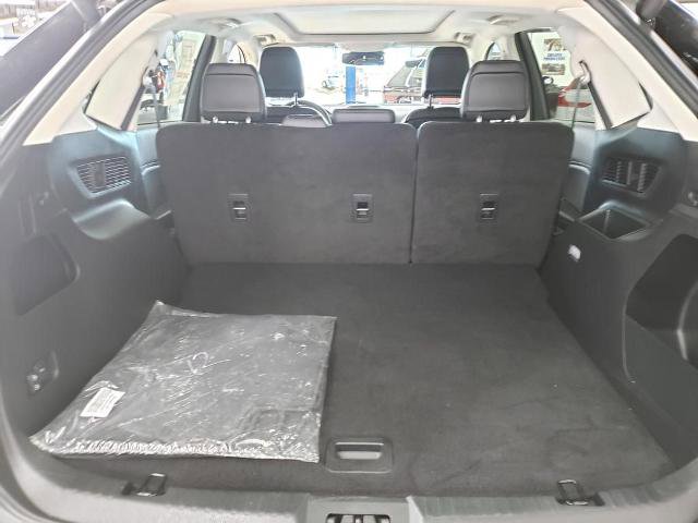 Certified 2024 Ford Edge SEL w/ Convenience Package AWD/4WD image 9