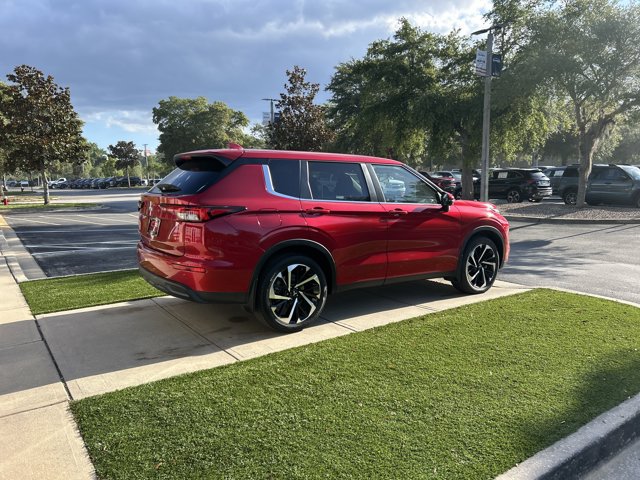 Used 2022 Mitsubishi Outlander ES FWD image 5