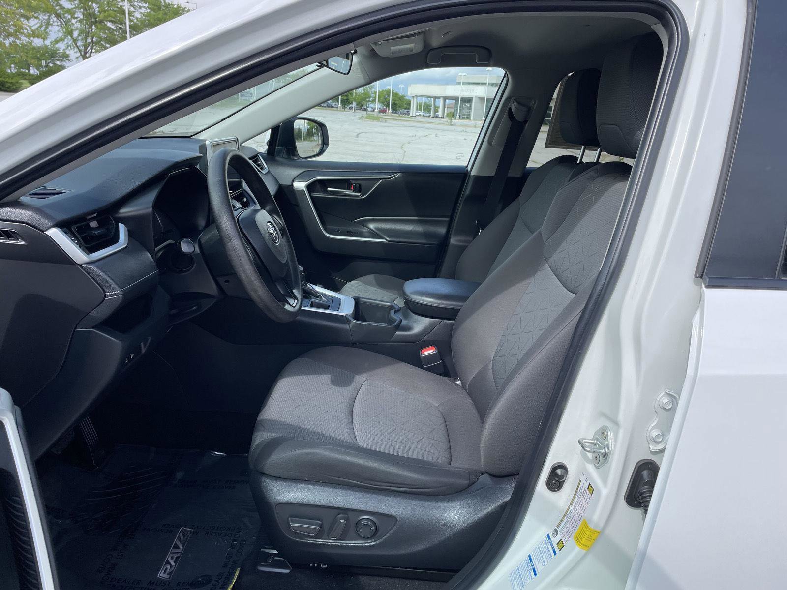 Used 2023 Toyota RAV4 XLE AWD/4WD image 17