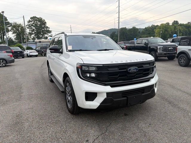 Certified 2025 Ford Expedition Active AWD/4WD video 3