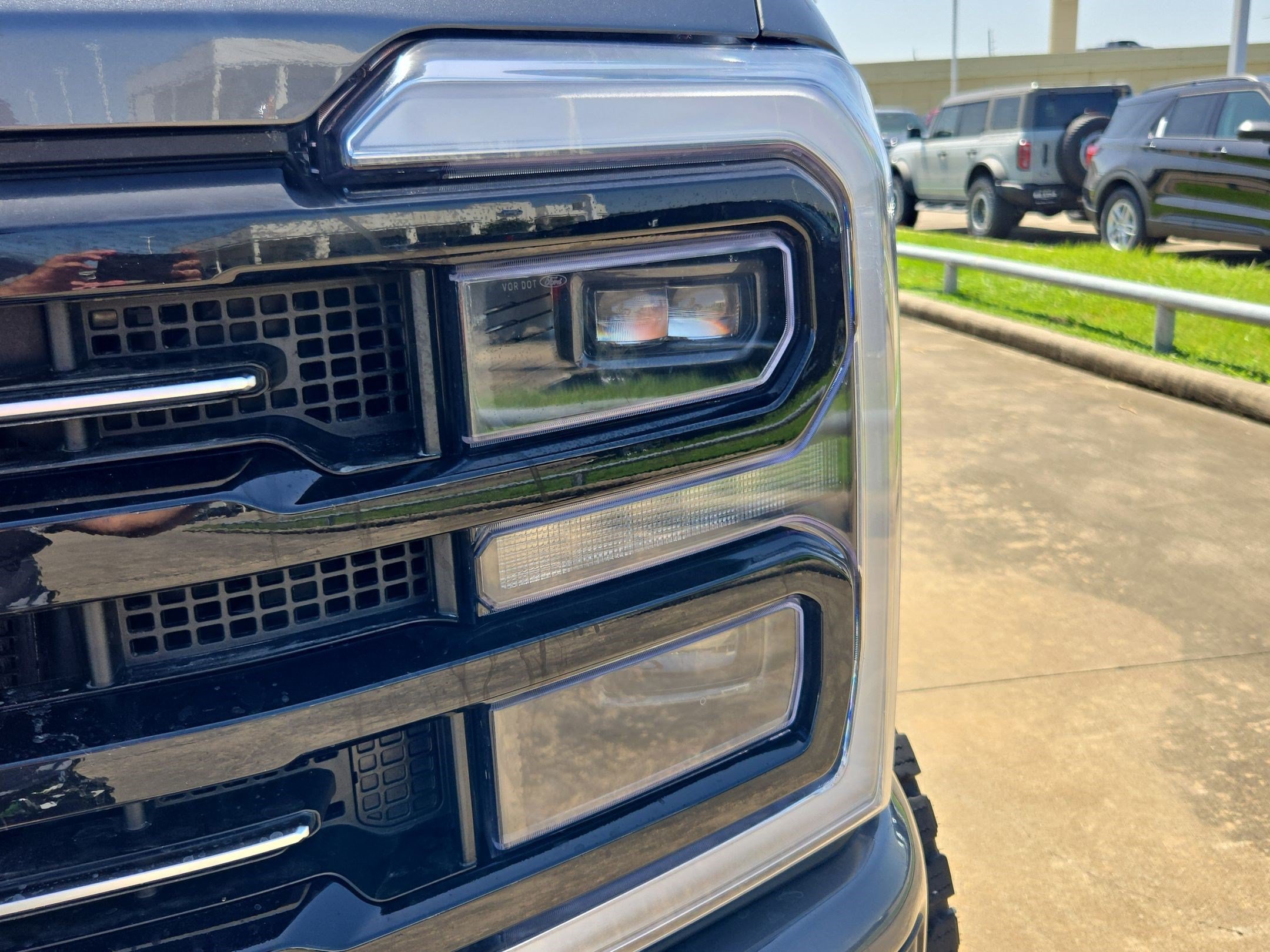 Certified 2026 Ford F250 Platinum w/ Tremor Off-Road Package AWD/4WD image 11