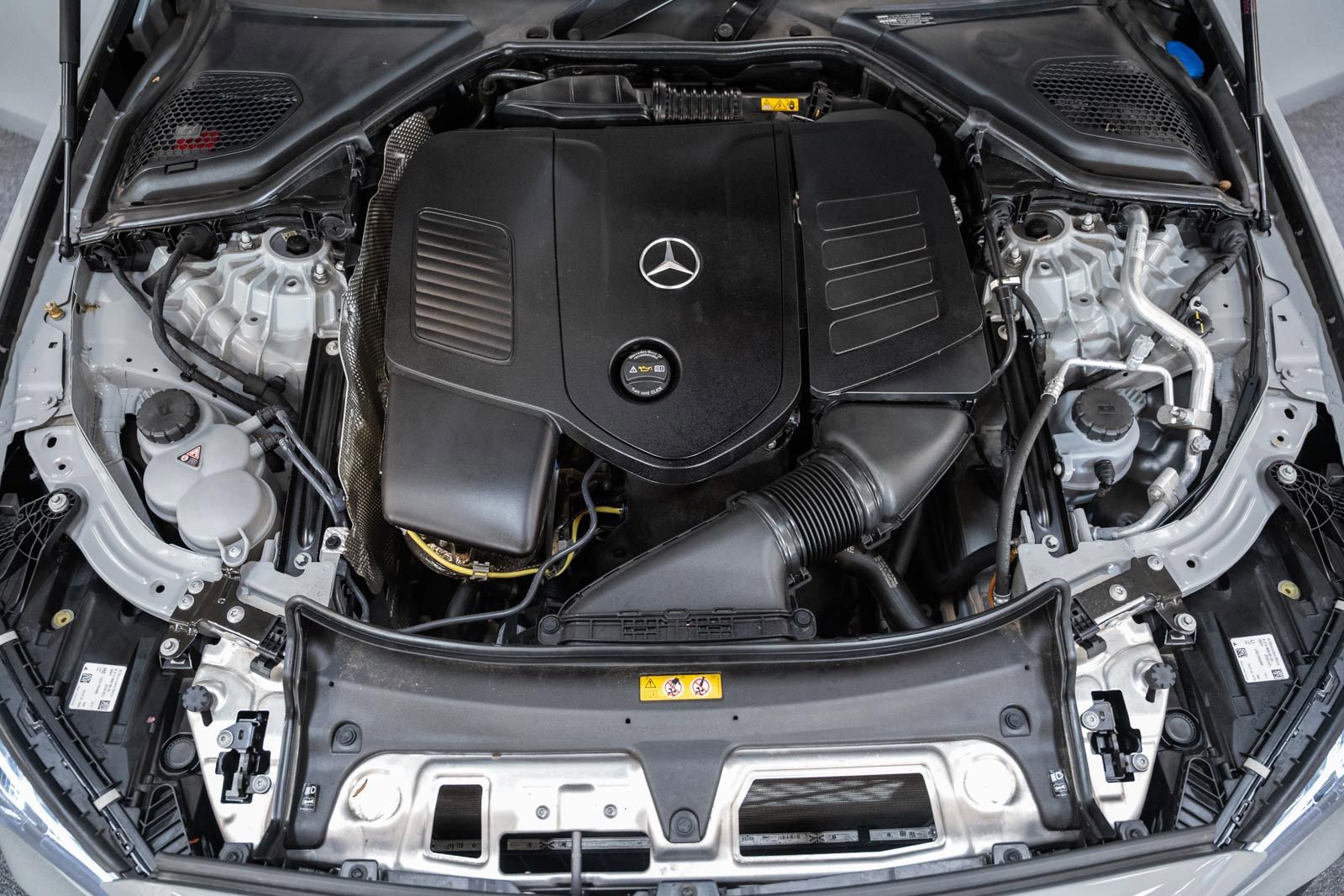 Used 2025 Mercedes-Benz E 350 4MATIC Sedan image 23