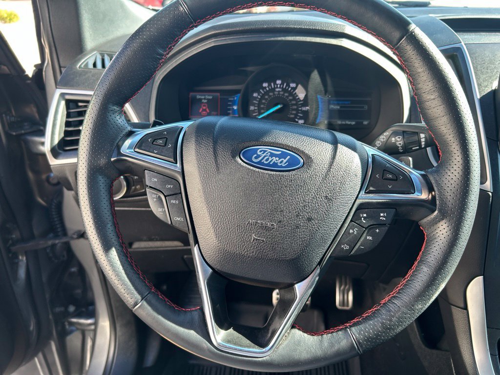 Certified 2024 Ford Edge ST-Line w/ Class II Trailer Tow Package AWD/4WD image 10