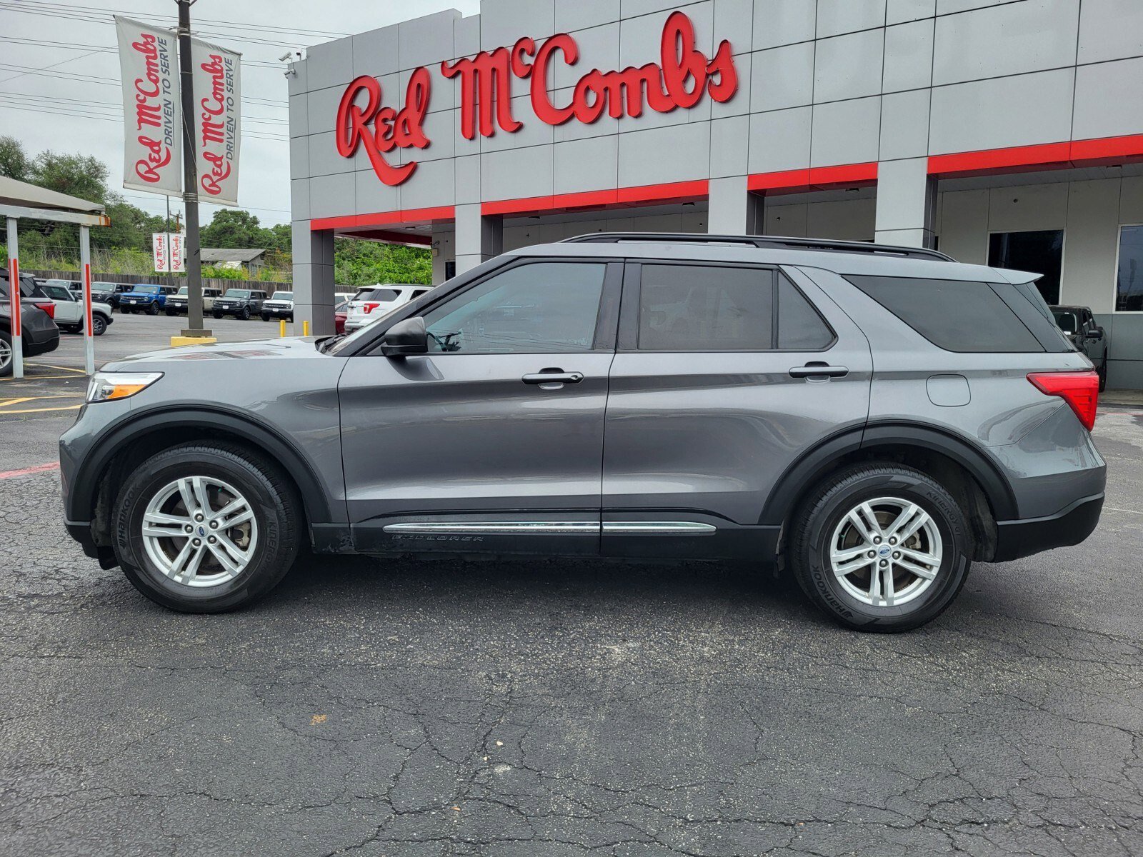 Certified 2023 Ford Explorer XLT w/ Equipment Group 202A RWD image 7