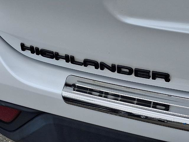 Used 2022 Toyota Highlander XLE AWD/4WD image 33