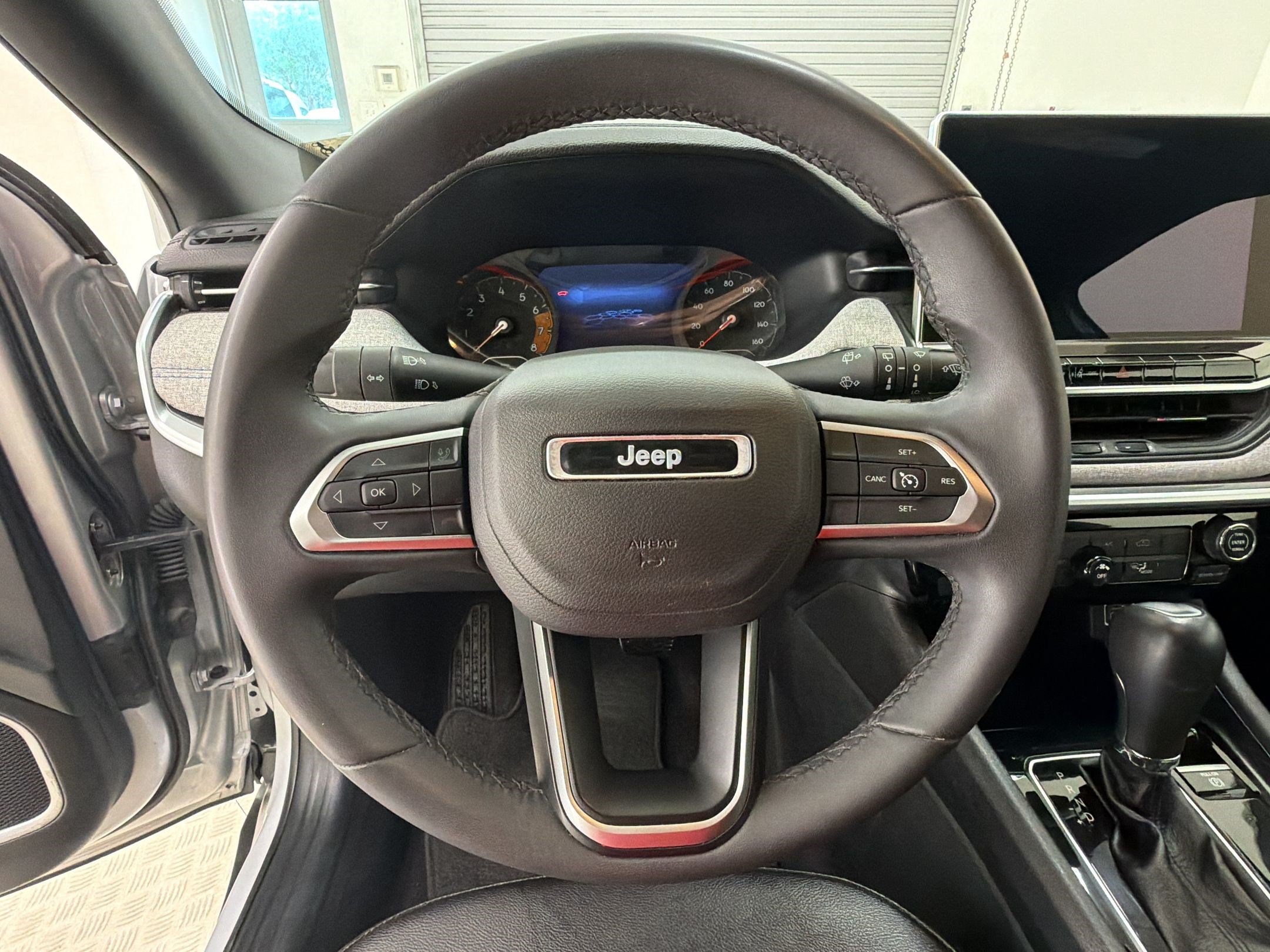 Used 2024 Jeep Compass Latitude AWD/4WD image 17