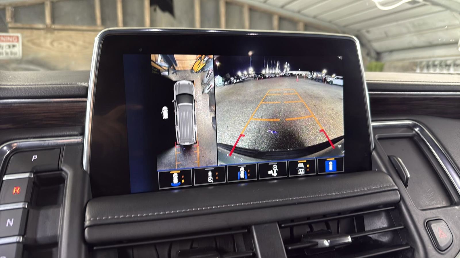 Used 2023 Chevrolet Suburban Z71 w/ Luxury Package image 19