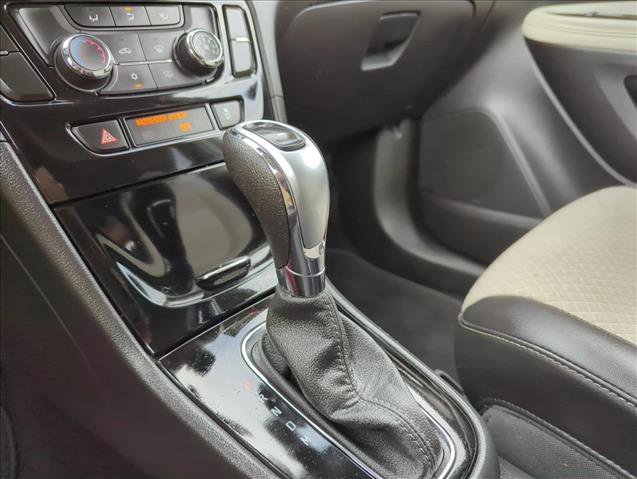 Used 2022 Buick Encore Preferred AWD/4WD image 13