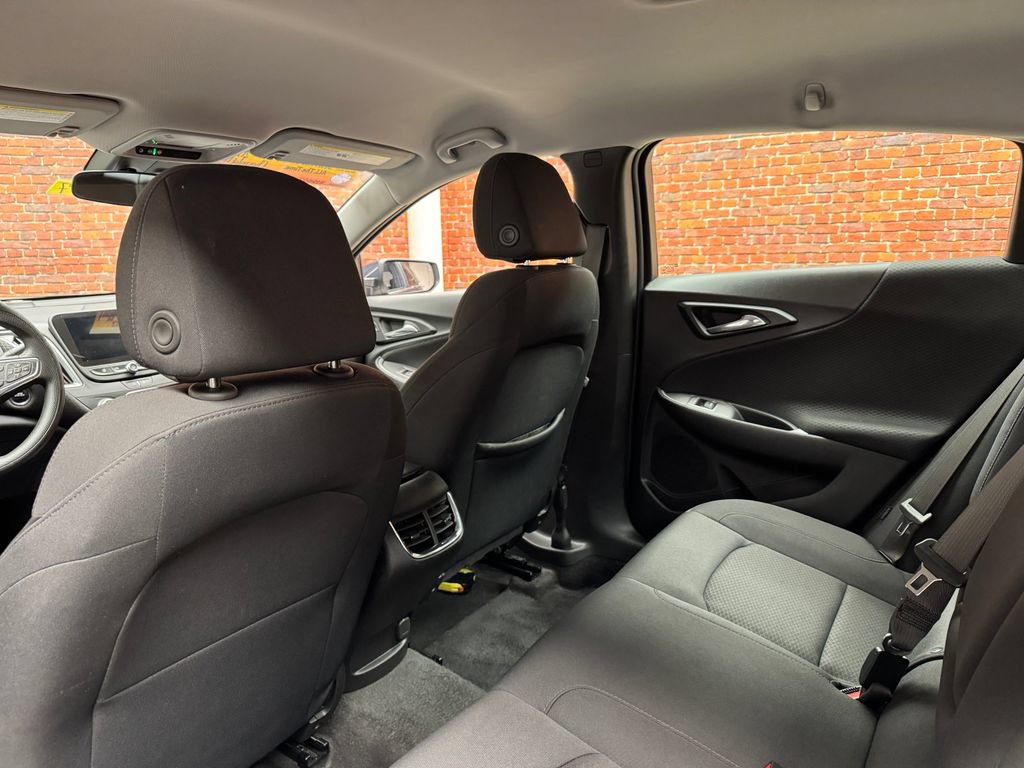 Used 2025 Chevrolet Malibu LT FWD image 25