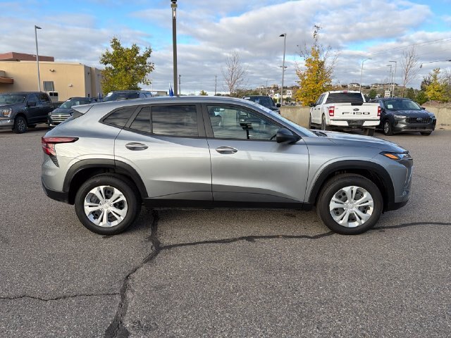 Used 2026 Chevrolet Trax LS FWD image 6
